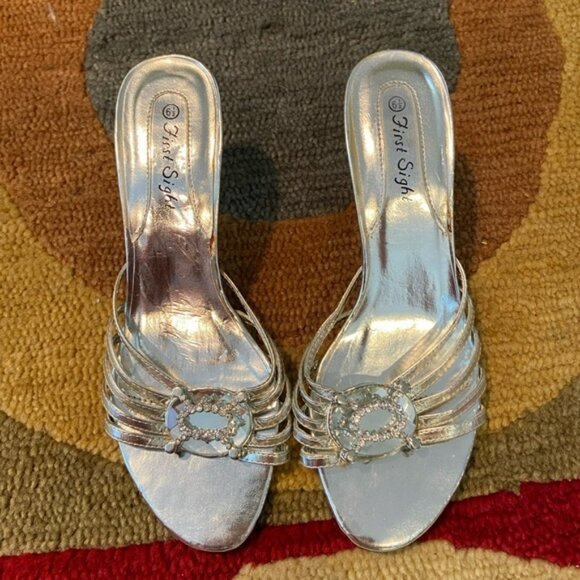 First Sight Silver Rhinestone Dressy Fancy Formal Low Heels Sandals Size 6.5 - Picture 2 of 9